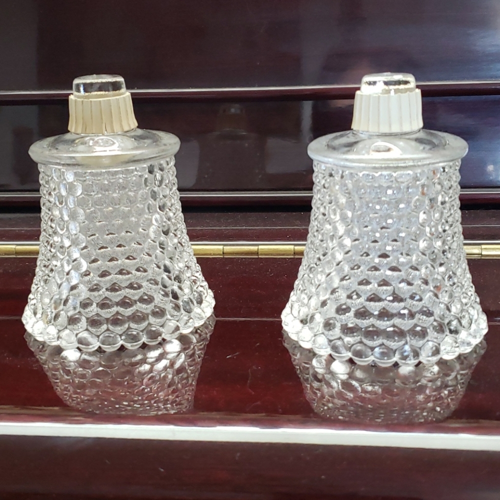 VTG. Votive cups set